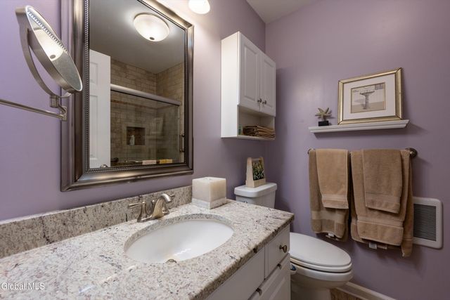 2495 E Nott Street, Niskayuna, NY 12309