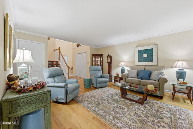 2495 E Nott Street, Niskayuna, NY 12309