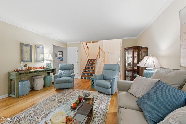 2495 E Nott Street, Niskayuna, NY 12309