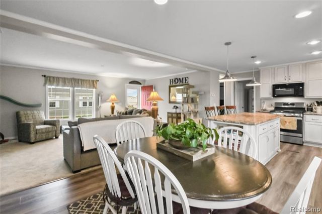 11160 Walden Court, South Lyon, MI 48178