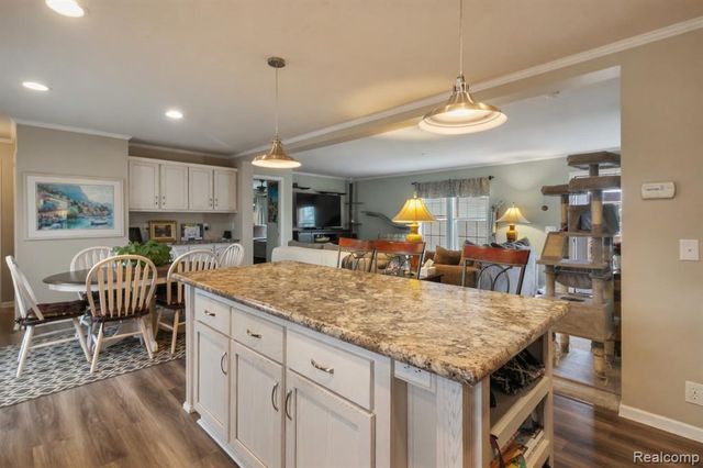 11160 Walden Court, South Lyon, MI 48178