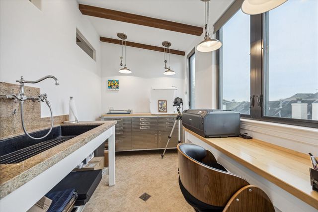 6506 Rodrigo Street, Houston, TX 77007