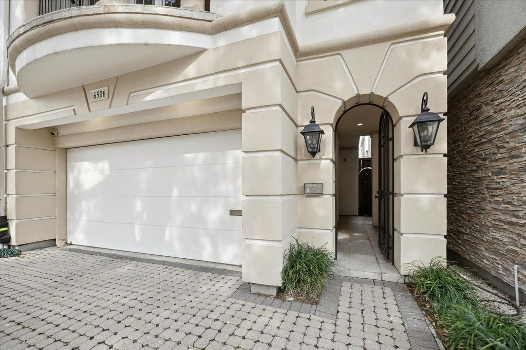 6506 Rodrigo Street, Houston, TX 77007