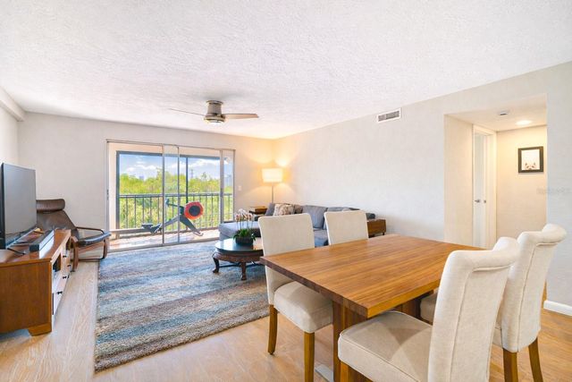 4651 1ST STREET NE 303, St Petersburg, FL 33703