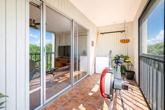 4651 1ST STREET NE 303, St Petersburg, FL 33703