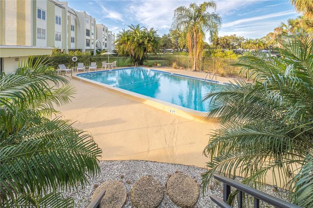 4651 1ST STREET NE 303, St Petersburg, FL 33703