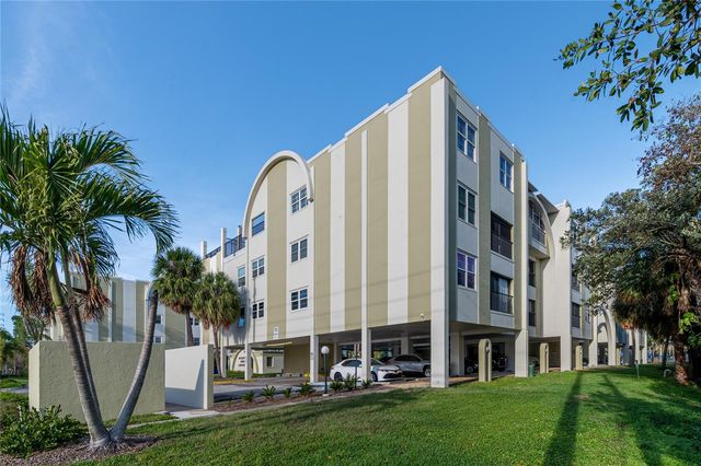 4651 1ST STREET NE 303, St Petersburg, FL 33703