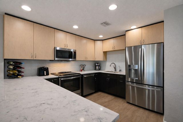 4651 1ST STREET NE 303, St Petersburg, FL 33703