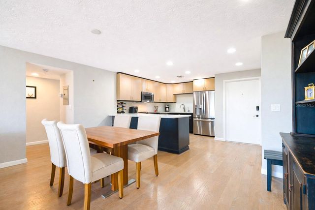 4651 1ST STREET NE 303, St Petersburg, FL 33703