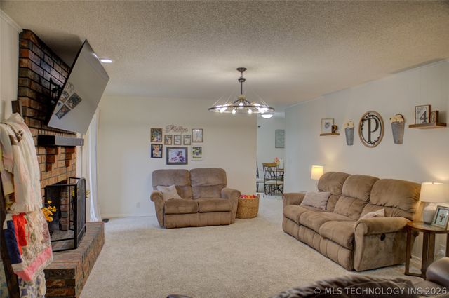 3105 Magnolia Court, Sand Springs, OK 74063