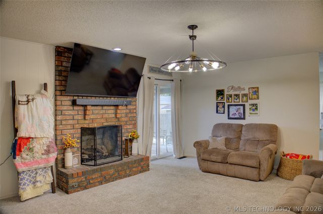 3105 Magnolia Court, Sand Springs, OK 74063