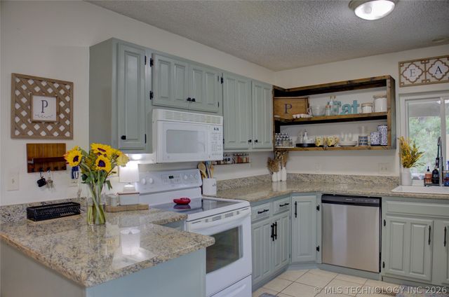 3105 Magnolia Court, Sand Springs, OK 74063