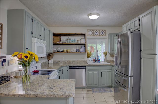 3105 Magnolia Court, Sand Springs, OK 74063