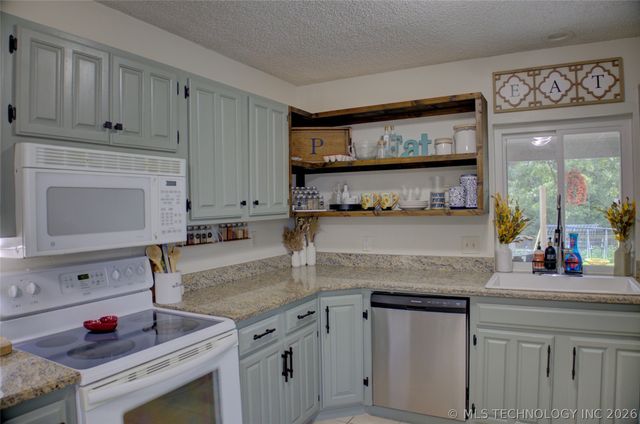 3105 Magnolia Court, Sand Springs, OK 74063
