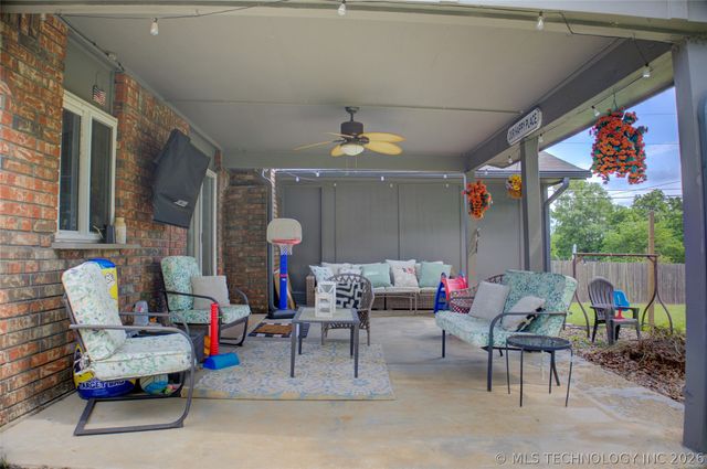 3105 Magnolia Court, Sand Springs, OK 74063