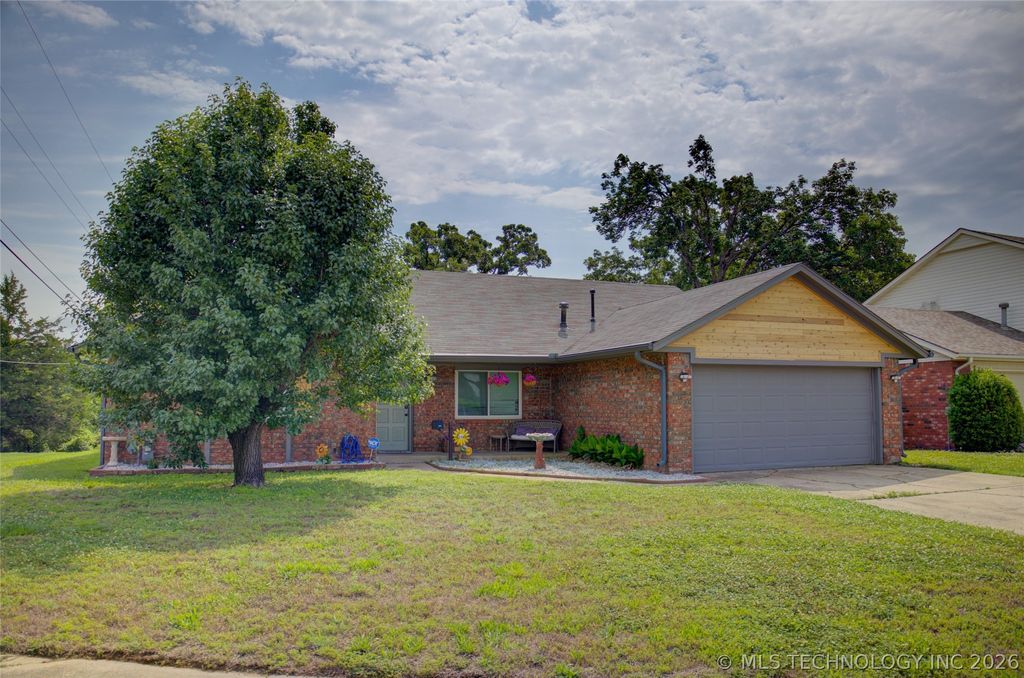 3105 Magnolia Court, Sand Springs, OK 74063