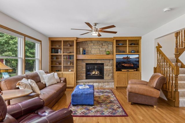 1008 Eagle Ridge Court, Stillwater, MN 55082