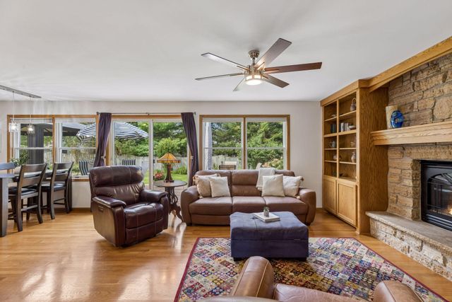 1008 Eagle Ridge Court, Stillwater, MN 55082