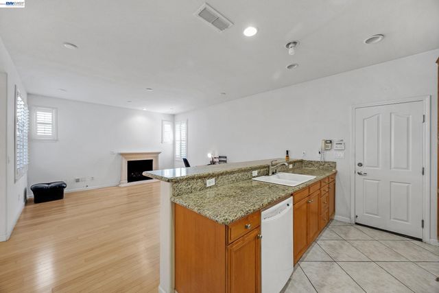 156 W Moraga St, Mountain House, CA 95391