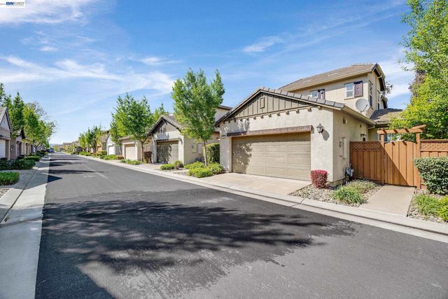 156 W Moraga St, Mountain House, CA 95391