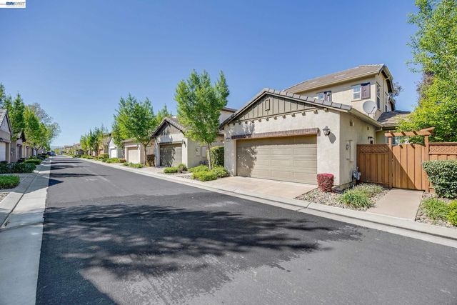 156 W Moraga St, Mountain House, CA 95391