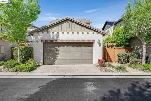 156 W Moraga St, Mountain House, CA 95391