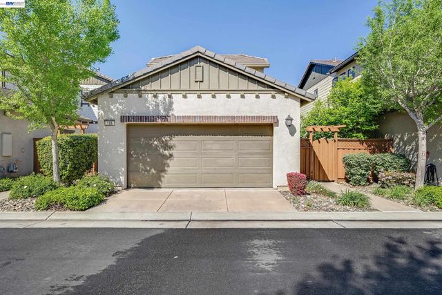 156 W Moraga St, Mountain House, CA 95391