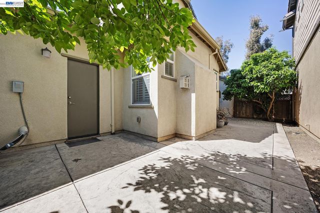 156 W Moraga St, Mountain House, CA 95391