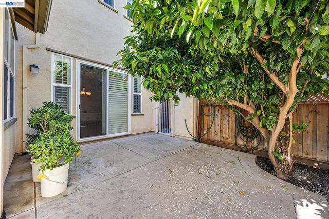 156 W Moraga St, Mountain House, CA 95391