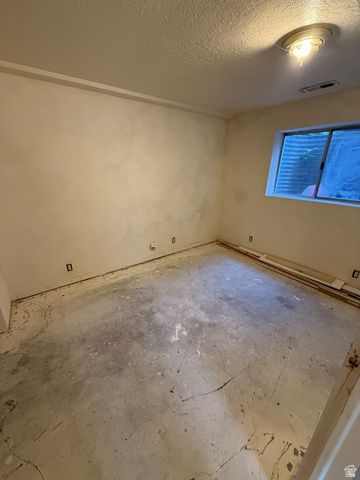 680 E FAMILY CIR, Sandy, UT 84070