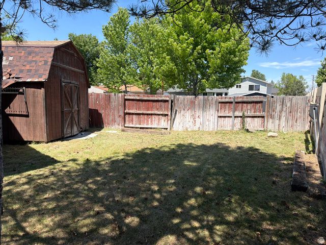 680 E FAMILY CIR, Sandy, UT 84070
