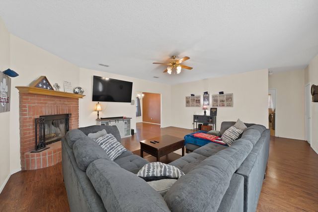 4925 Saint Thomas Place, Fort Worth, TX 76135