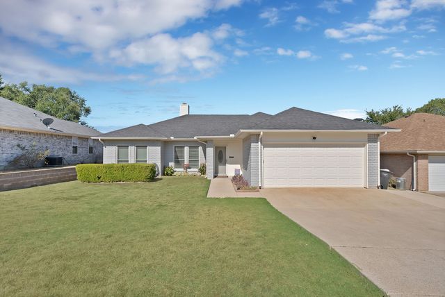 4925 Saint Thomas Place, Fort Worth, TX 76135