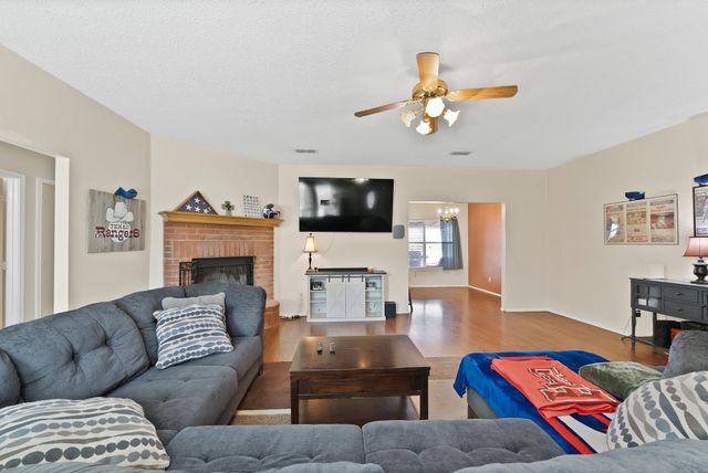 4925 Saint Thomas Place, Fort Worth, TX 76135