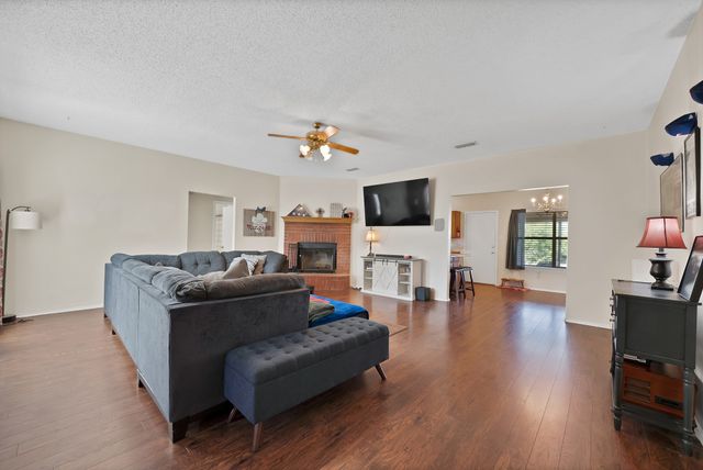 4925 Saint Thomas Place, Fort Worth, TX 76135