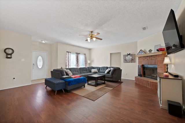 4925 Saint Thomas Place, Fort Worth, TX 76135