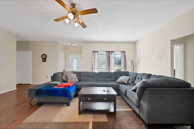 4925 Saint Thomas Place, Fort Worth, TX 76135