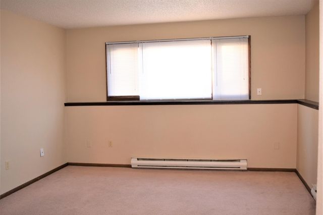 305-307 S 23rd Street S, Fargo, ND 58103