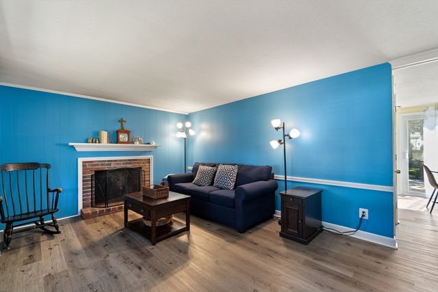 3 Saturn Ln, Yarmouth, MA 02664