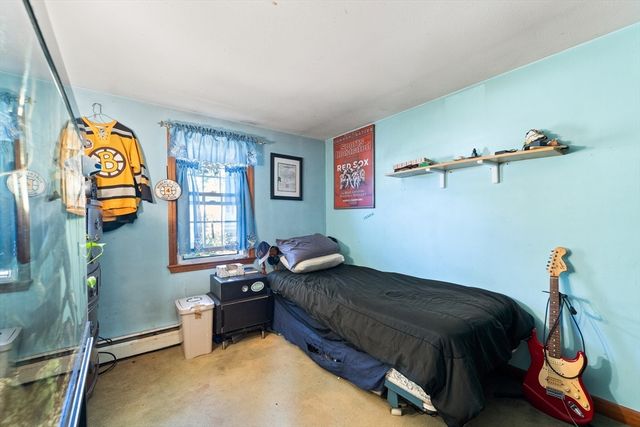 3 Saturn Ln, Yarmouth, MA 02664