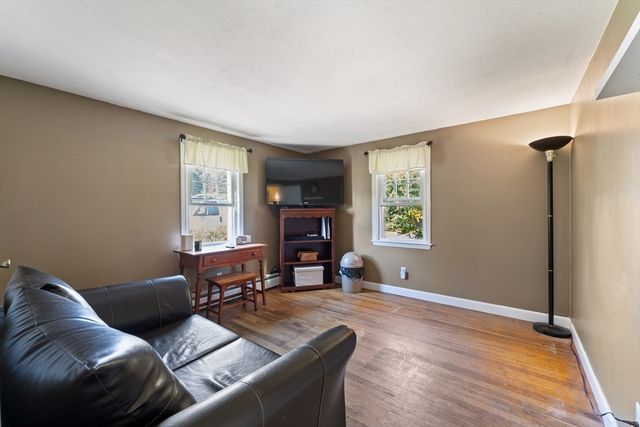 3 Saturn Ln, Yarmouth, MA 02664