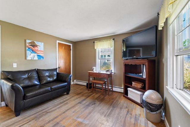 3 Saturn Ln, Yarmouth, MA 02664