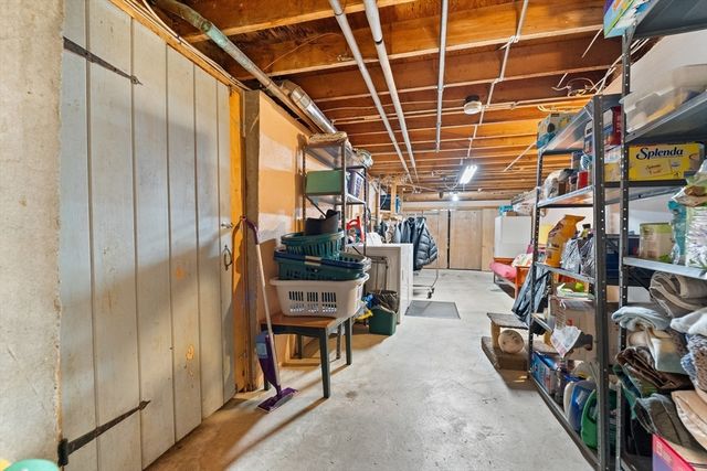 3 Saturn Ln, Yarmouth, MA 02664