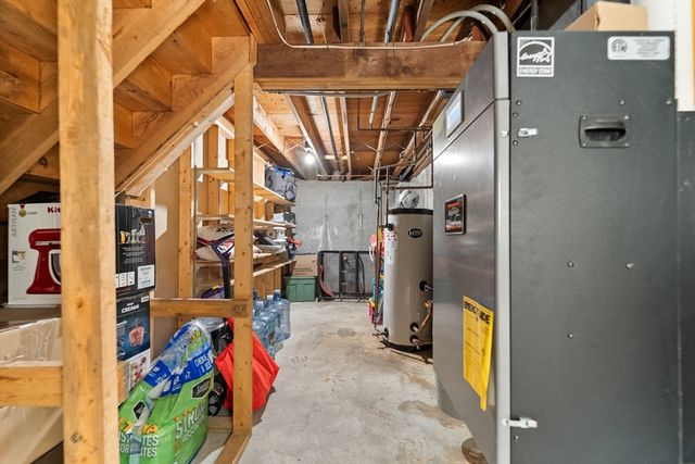 3 Saturn Ln, Yarmouth, MA 02664