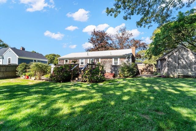 3 Saturn Ln, Yarmouth, MA 02664