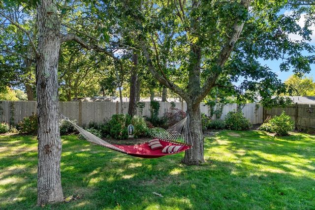 3 Saturn Ln, Yarmouth, MA 02664