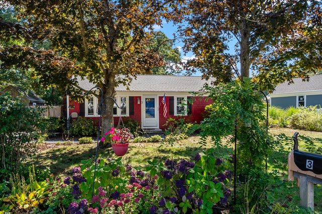 3 Saturn Ln, Yarmouth, MA 02664