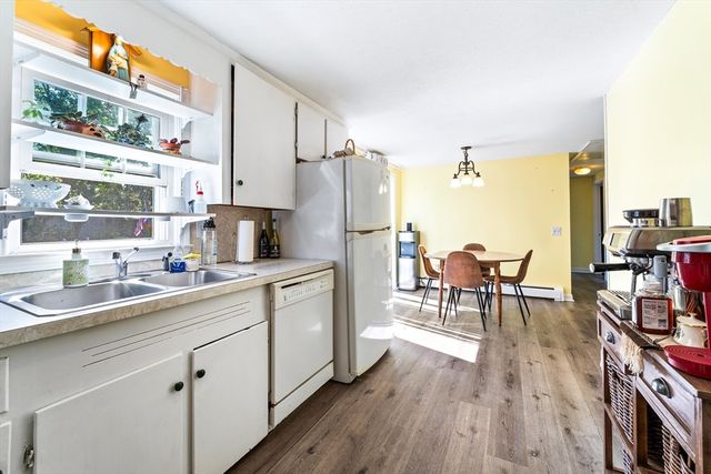 3 Saturn Ln, Yarmouth, MA 02664