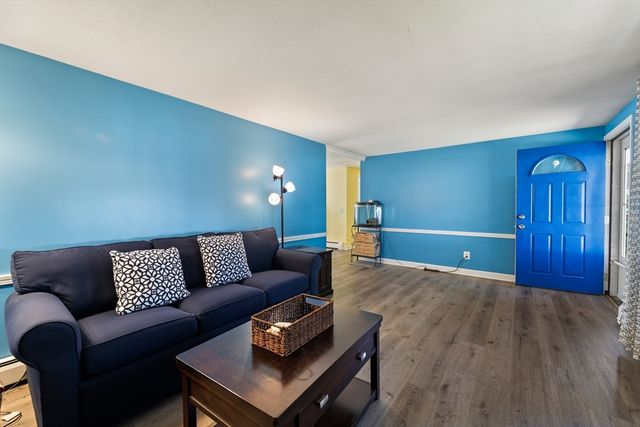 3 Saturn Ln, Yarmouth, MA 02664