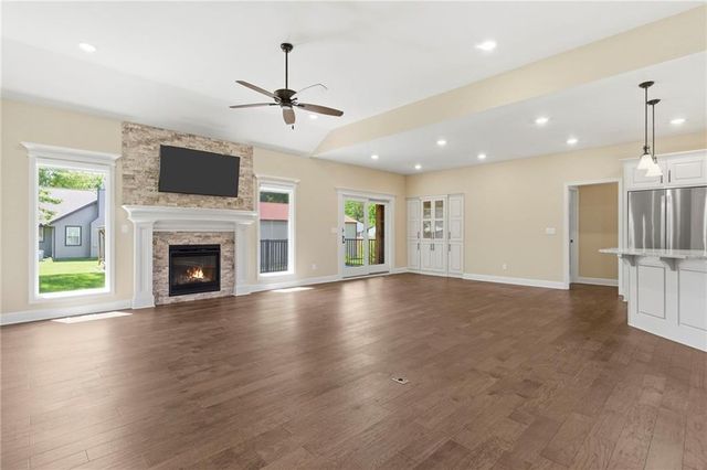 404 W 10th Street, Lawson, MO 64062